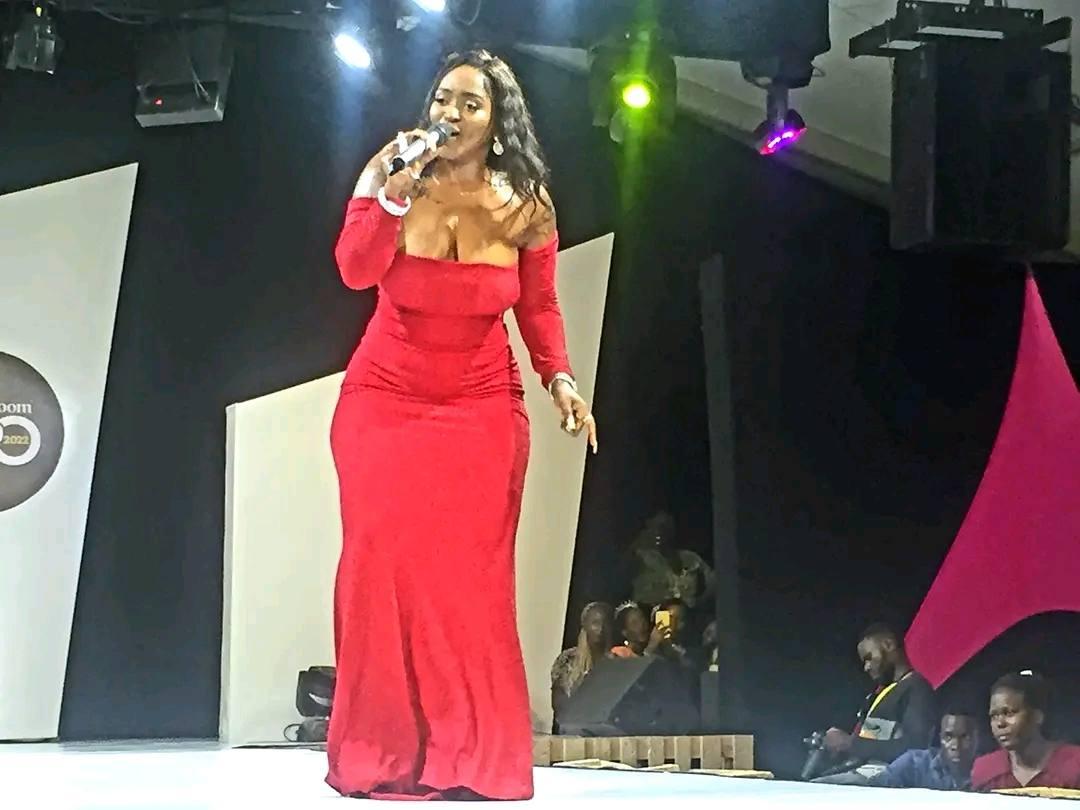 Winnie Nwagi has been spotted performing with all clothes on.