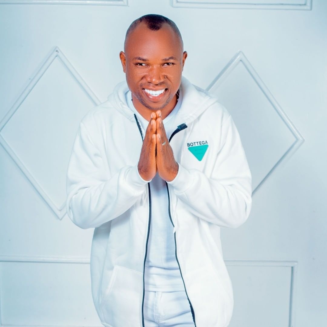 Mimi Ni Nani by Sifaeli Mwabuka