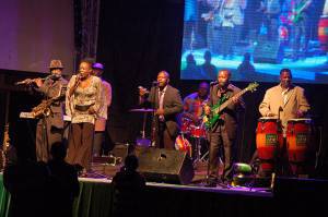 Obutonde Bwensi by Afrigo Band