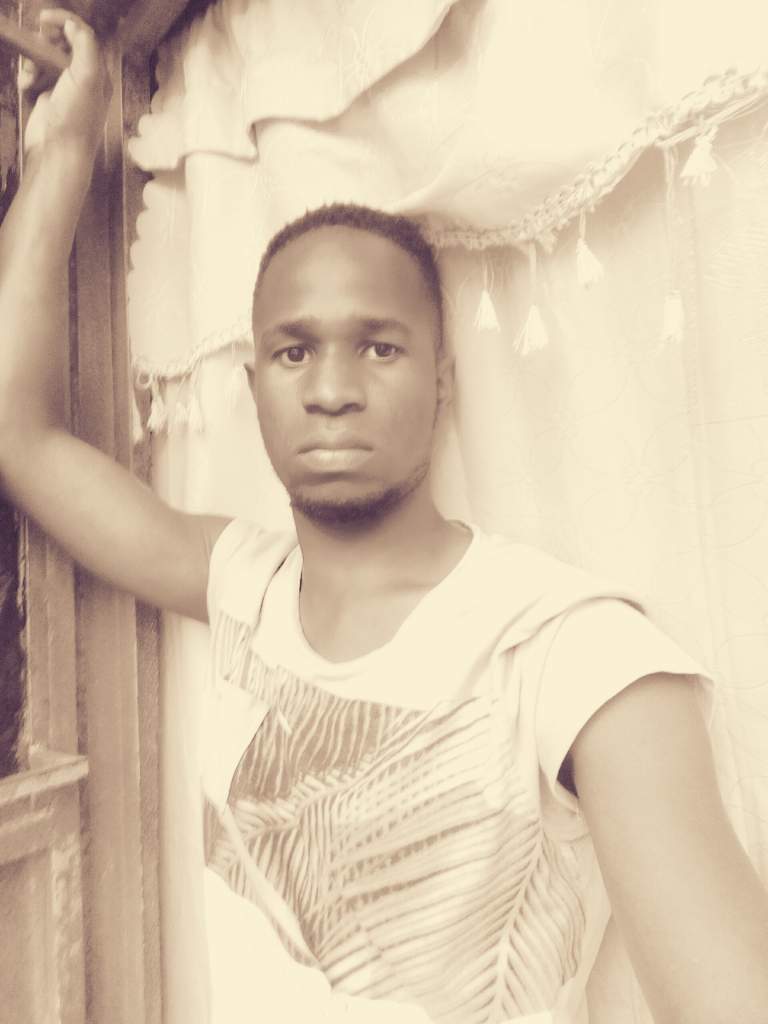 Dunia etutwaala by Nickie loven