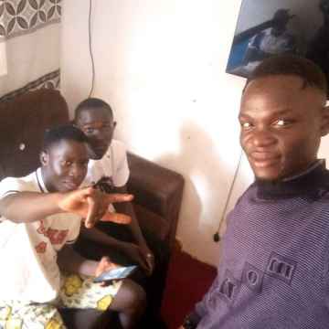 Singa by Fablyfe Music