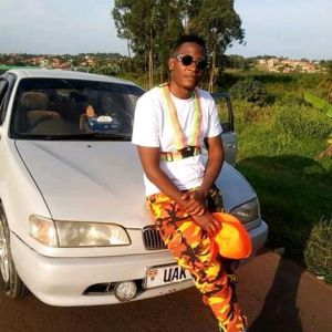 Hold by Gadra Misinzo