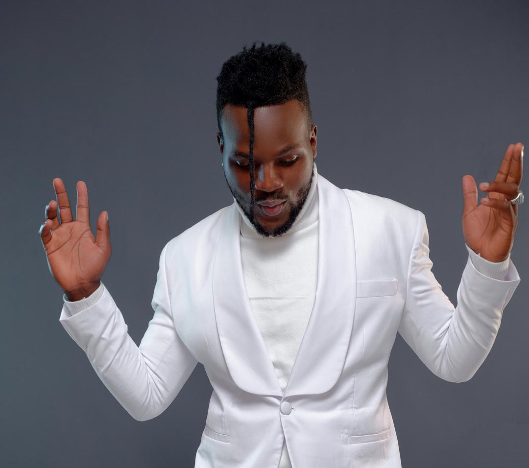 Zuli tums launches album in an all white party