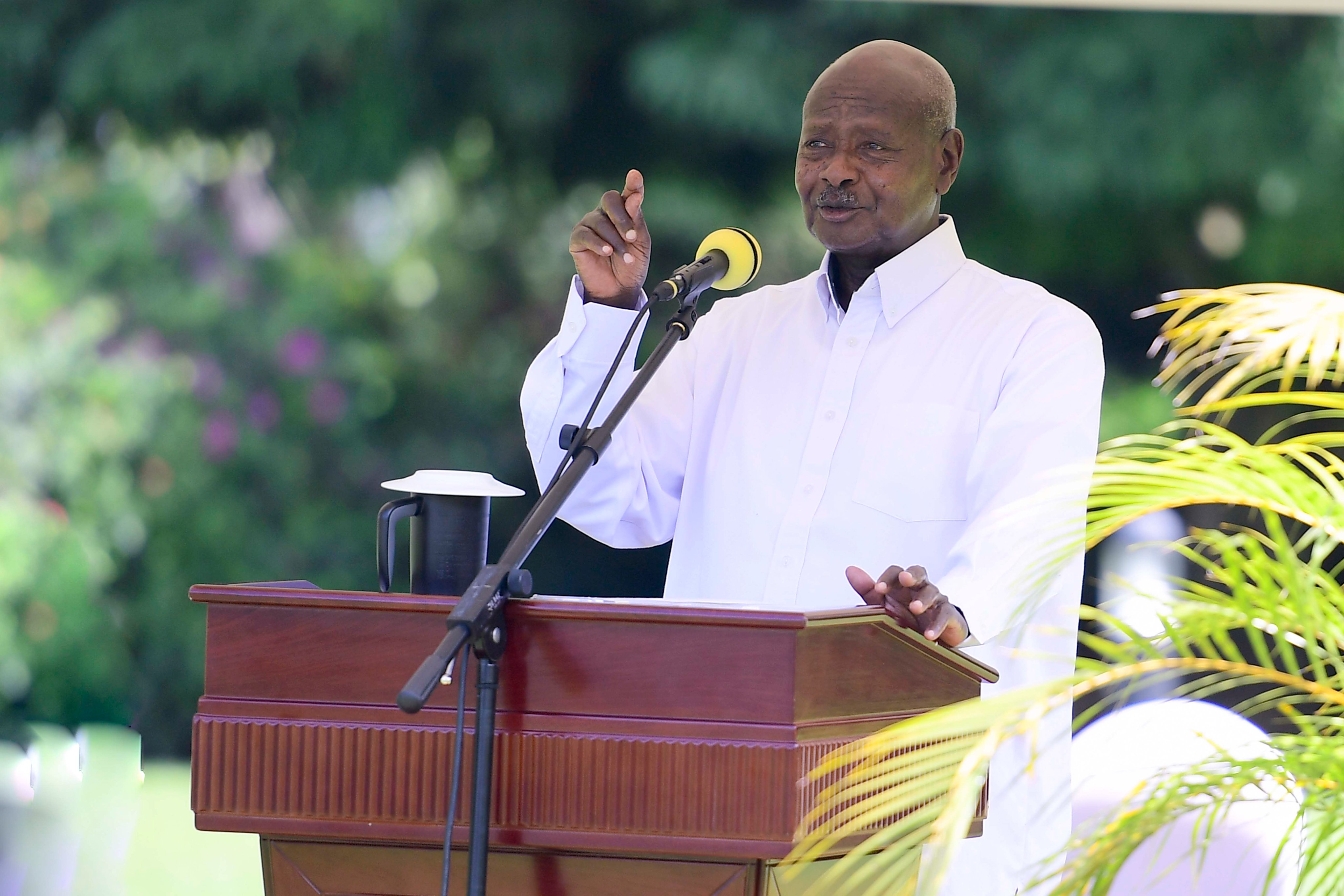 President Museveni hails his cabinet during last meeting luncheon