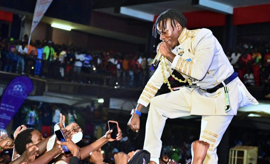 Alien Skin refuses to perform on the same stage with Pallaso in London, says promoters have to choose between them.