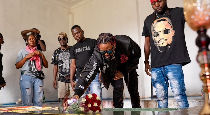 Konshens reacts to online criticism of not taking condolences to the Late Mozey Radio's family.