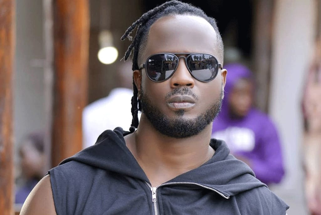 Bebe Cool gives Alien Skin his flowers, says he is a very nice person.