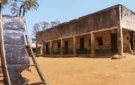 Kidnappings haunt Nigeria again, gunmen say they will kill all 287 children if their $622,000 ransom is not paid.