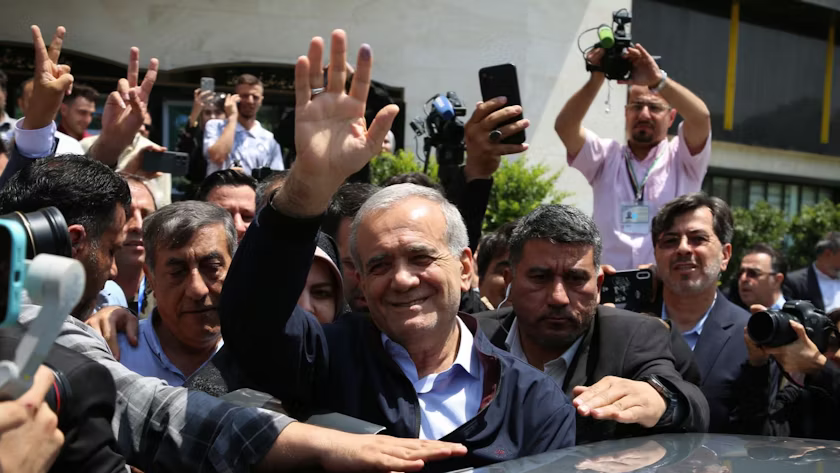  Iran Heads to Runoff Election Between Moderate and Hardline Candidates Amid Voter Apathy